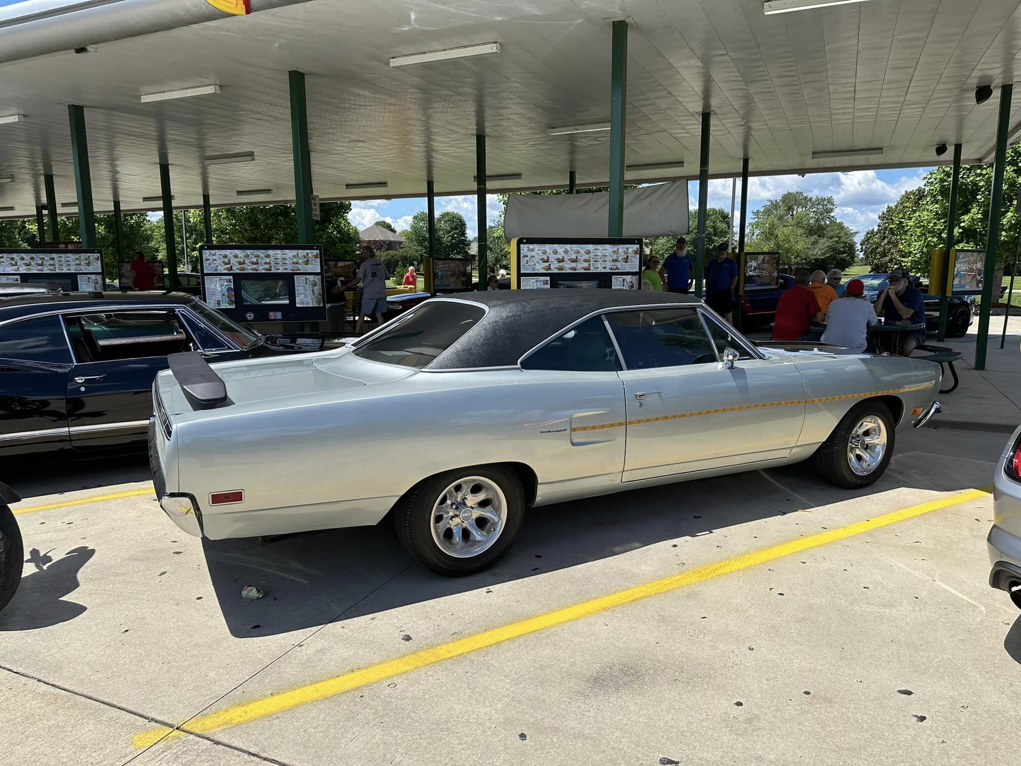 Car show picture